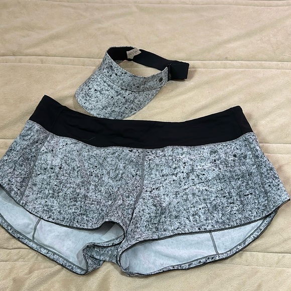 Shorts and visor set - Picture 1 of 11